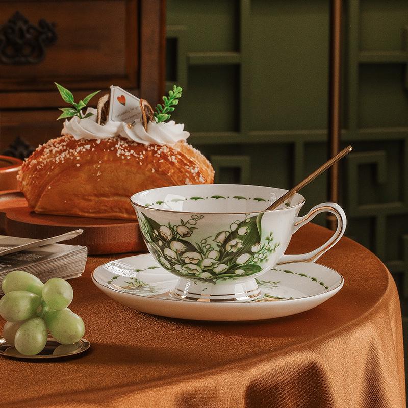 CUPURA Zaro - CCS27 Luxury Bone China Tea Cup Set with Saucer Spoon and Strainer Floral Design Light Luxury European Style Gift Box Set Bohemian Powder Blue Classical Blue Rose Angel