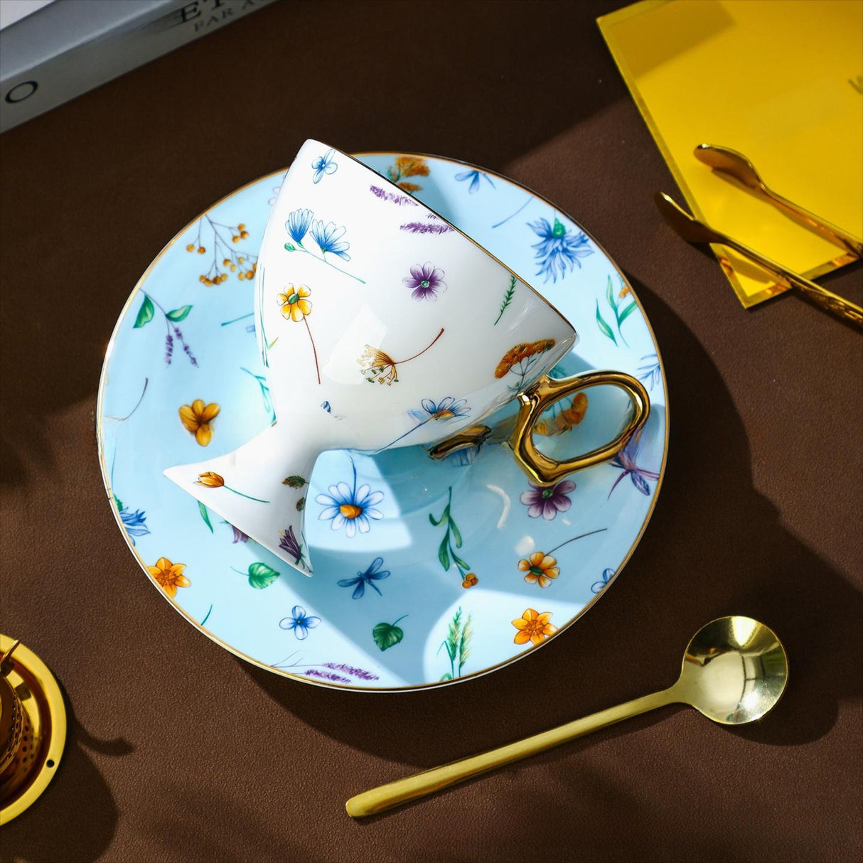 CUPURA Moka - CCS19 Luxury Bone China Tea Cup Set with Saucer Spoon and Strainer Floral Design Light Luxury European Style Gift Box Set Bohemian Powder Blue Classical Blue Rose Angel