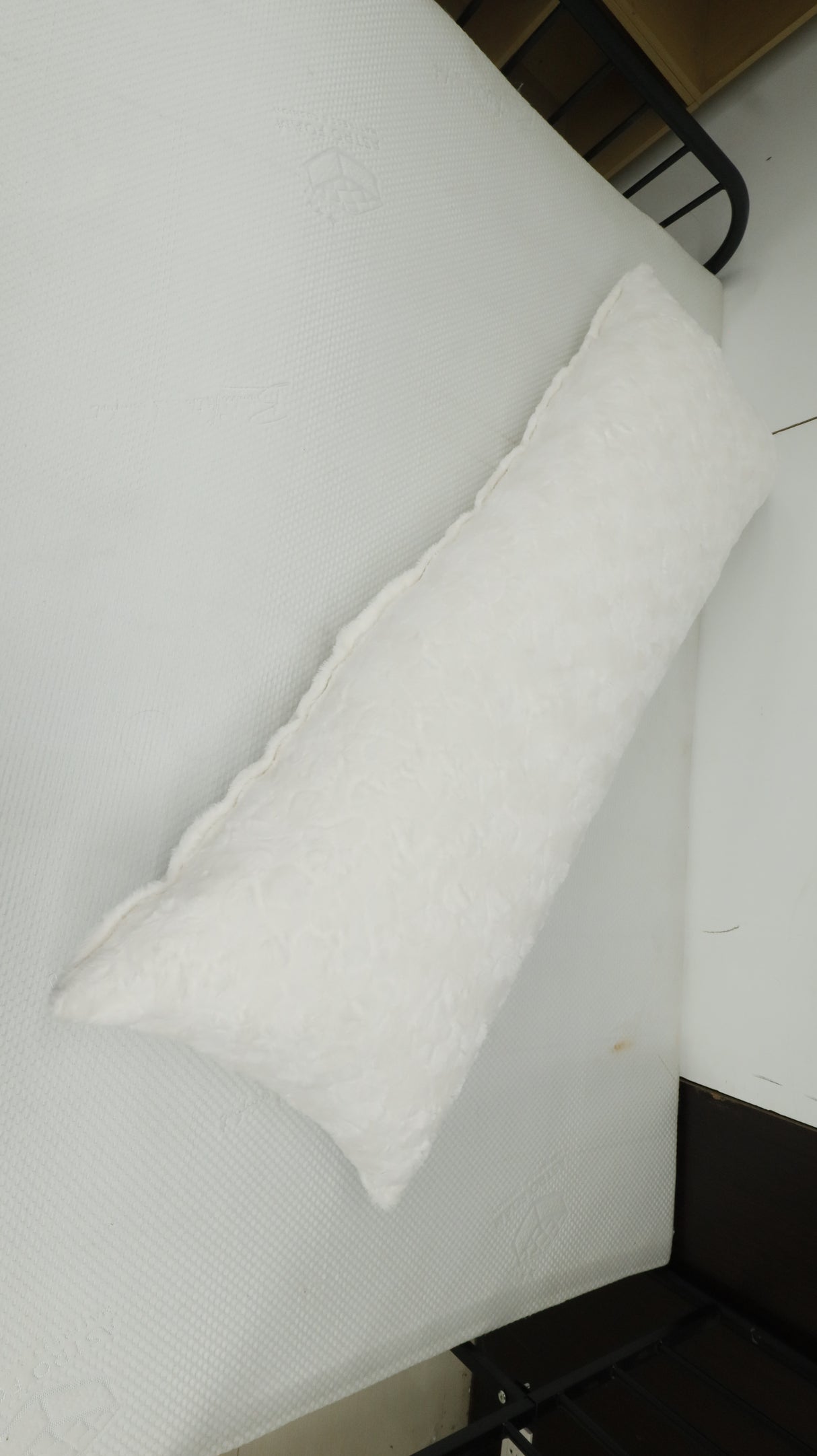 CLOUD Nine Body Pillow Pica Pillow