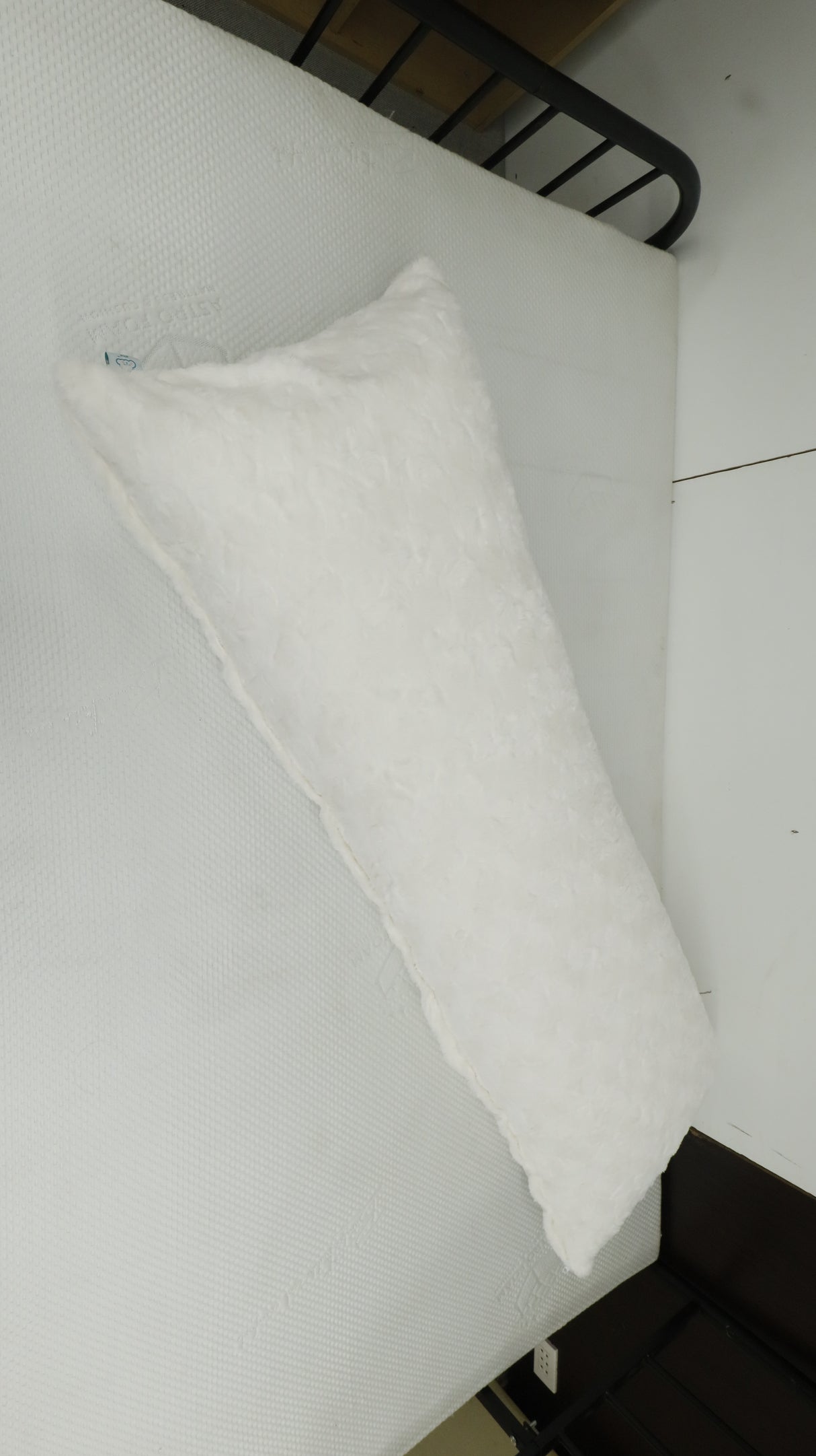 CLOUD Nine Body Pillow Pica Pillow