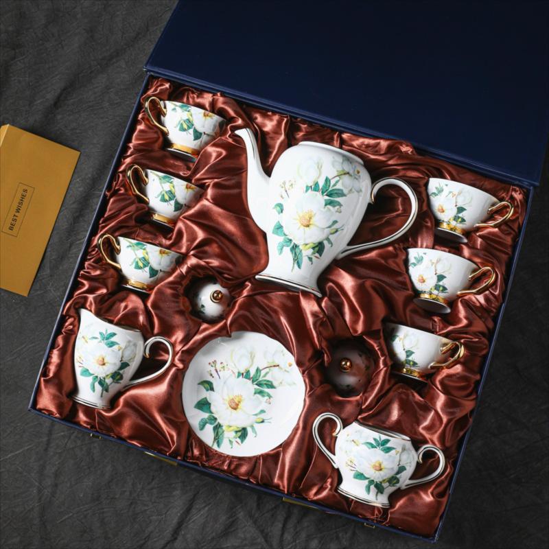 CUPURA Ivo - CCS39 Luxury Bone China Tea Cup Set with Saucer Spoon and Strainer Floral Design Light Luxury European Style Gift Box Set Bohemian Powder Blue Classical Blue Rose Angel