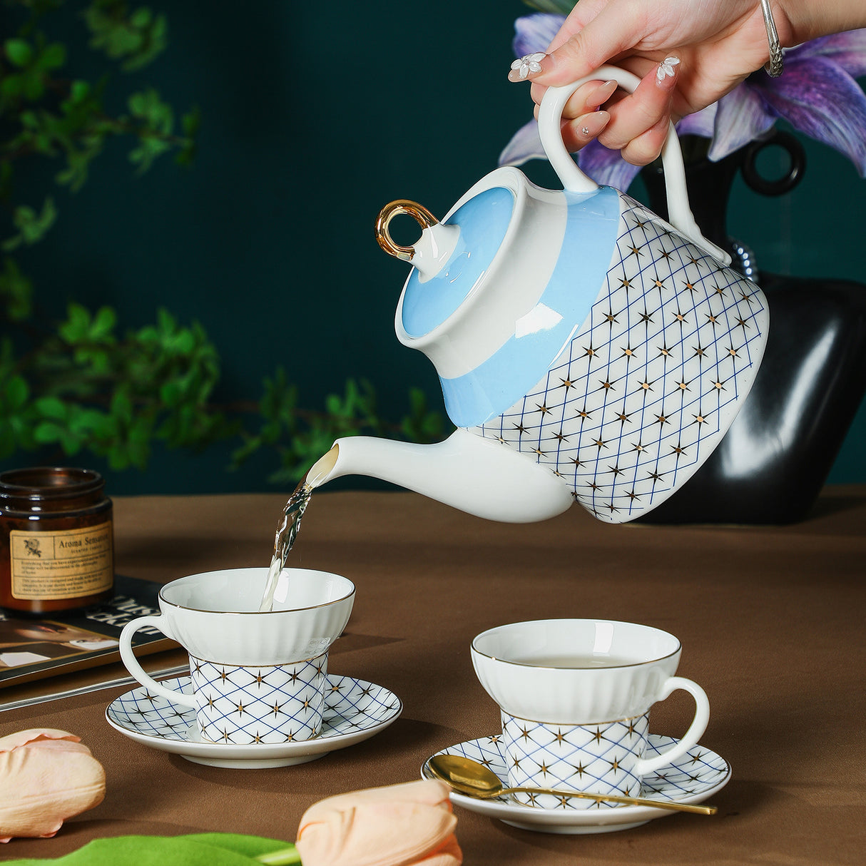 CUPURA Bero - CCS32 Luxury Bone China Tea Cup Set with Saucer Spoon and Strainer Floral Design Light Luxury European Style Gift Box Set Bohemian Powder Blue Classical Blue Rose Angel